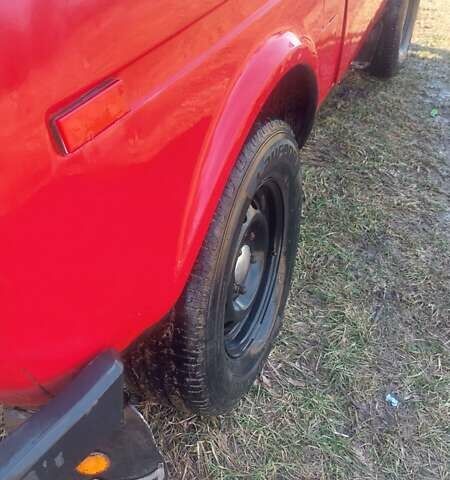 Червоний ВАЗ 2121 Нива, об'ємом двигуна 1.6 л та пробігом 80 тис. км за 1900 $, фото 2 на Automoto.ua