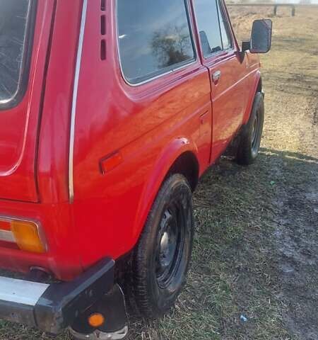 Червоний ВАЗ 2121 Нива, об'ємом двигуна 1.6 л та пробігом 80 тис. км за 1900 $, фото 5 на Automoto.ua