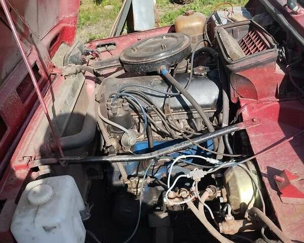 Красный ВАЗ 2121 Нива, объемом двигателя 1.6 л и пробегом 180 тыс. км за 1060 $, фото 4 на Automoto.ua