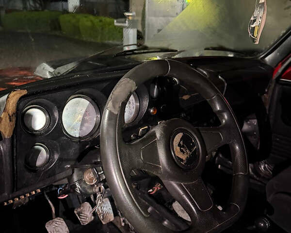 Красный ВАЗ 2121 Нива, объемом двигателя 1.57 л и пробегом 100 тыс. км за 1999 $, фото 5 на Automoto.ua