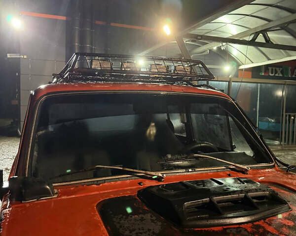 Красный ВАЗ 2121 Нива, объемом двигателя 1.57 л и пробегом 100 тыс. км за 1999 $, фото 8 на Automoto.ua