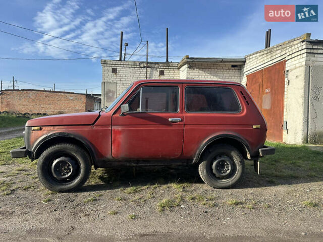 Красный ВАЗ 2121 Нива, объемом двигателя 0 л и пробегом 300 тыс. км за 1699 $, фото 6 на Automoto.ua