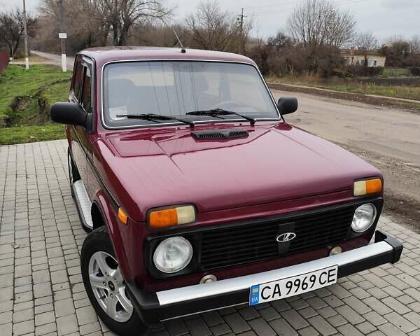 Червоний ВАЗ 2121 Нива, об'ємом двигуна 1.6 л та пробігом 14 тис. км за 2900 $, фото 2 на Automoto.ua