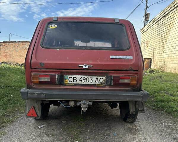Красный ВАЗ 2121 Нива, объемом двигателя 0 л и пробегом 300 тыс. км за 1699 $, фото 3 на Automoto.ua