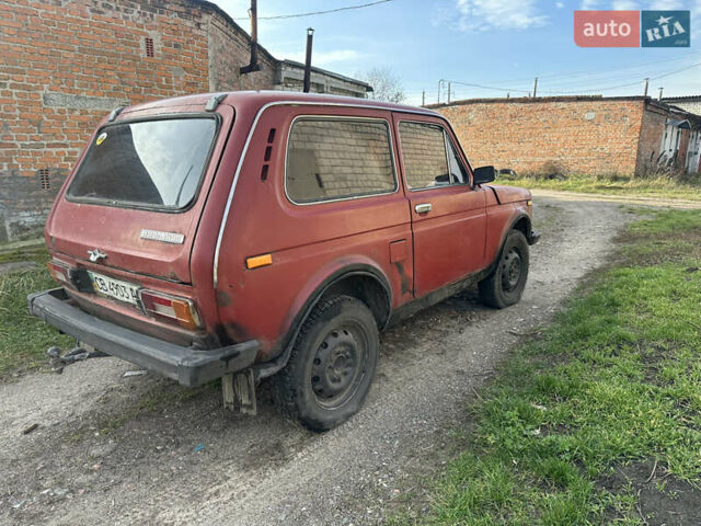 Красный ВАЗ 2121 Нива, объемом двигателя 0 л и пробегом 300 тыс. км за 1699 $, фото 2 на Automoto.ua