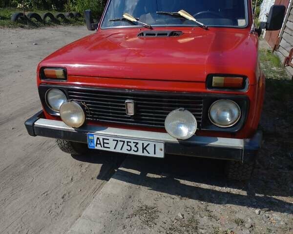 Красный ВАЗ 2121 Нива, объемом двигателя 1.7 л и пробегом 120 тыс. км за 2000 $, фото 7 на Automoto.ua