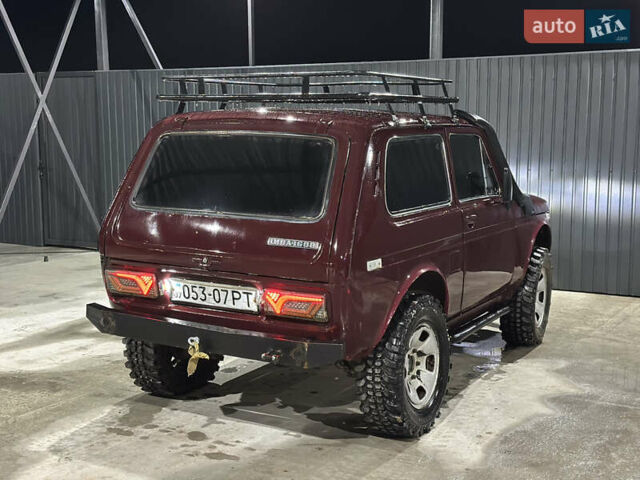 Червоний ВАЗ 2121 Нива, об'ємом двигуна 1.7 л та пробігом 150 тис. км за 2999 $, фото 6 на Automoto.ua