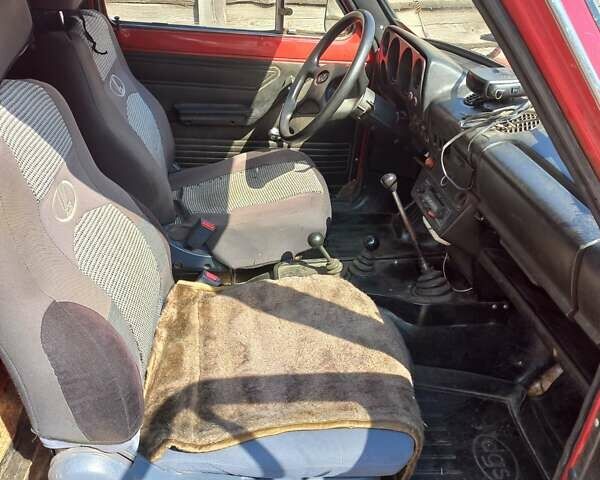 Красный ВАЗ 2121 Нива, объемом двигателя 1.7 л и пробегом 120 тыс. км за 2000 $, фото 3 на Automoto.ua
