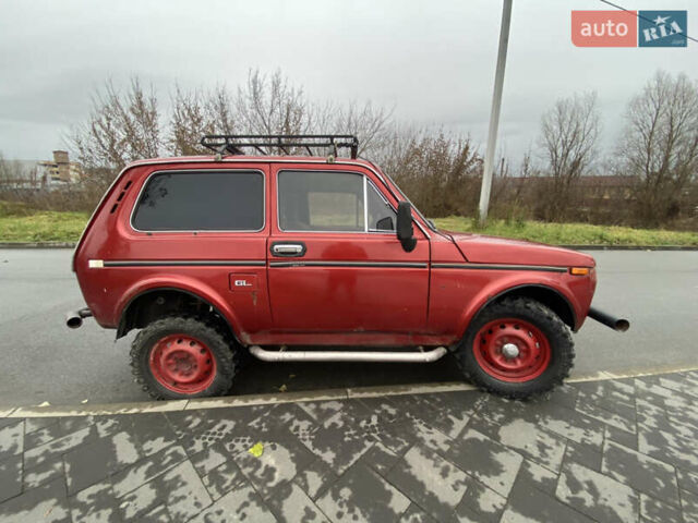 Красный ВАЗ 2121 Нива, объемом двигателя 1.57 л и пробегом 50 тыс. км за 2300 $, фото 11 на Automoto.ua