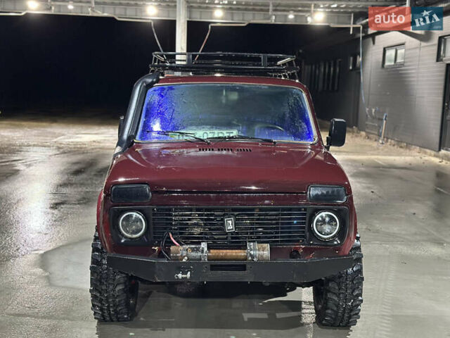 Червоний ВАЗ 2121 Нива, об'ємом двигуна 1.7 л та пробігом 150 тис. км за 2999 $, фото 5 на Automoto.ua