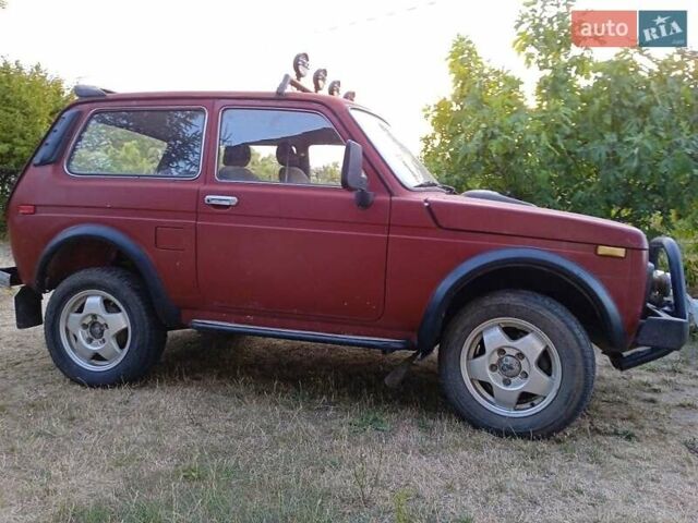 Червоний ВАЗ 2121 Нива, об'ємом двигуна 1.6 л та пробігом 113 тис. км за 1500 $, фото 5 на Automoto.ua