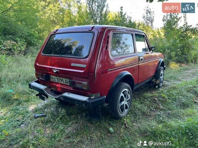 Красный ВАЗ 2121 Нива, объемом двигателя 1.6 л и пробегом 200 тыс. км за 1350 $, фото 8 на Automoto.ua