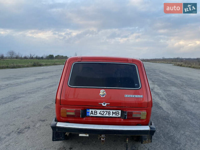 Красный ВАЗ 2121 Нива, объемом двигателя 1.57 л и пробегом 72 тыс. км за 2400 $, фото 2 на Automoto.ua