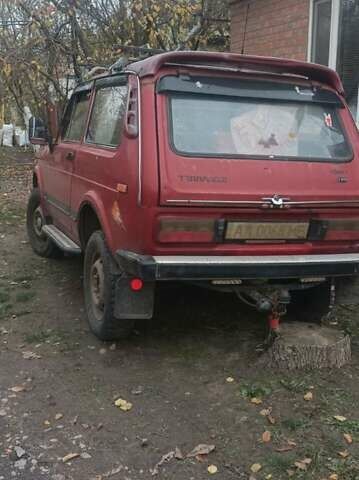 Красный ВАЗ 2121 Нива, объемом двигателя 1.6 л и пробегом 25 тыс. км за 3500 $, фото 4 на Automoto.ua