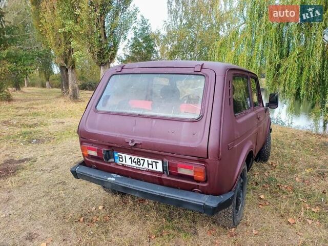 Красный ВАЗ 2121 Нива, объемом двигателя 1.6 л и пробегом 120 тыс. км за 1100 $, фото 4 на Automoto.ua