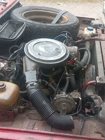 Красный ВАЗ 2121 Нива, объемом двигателя 1.6 л и пробегом 25 тыс. км за 3500 $, фото 2 на Automoto.ua