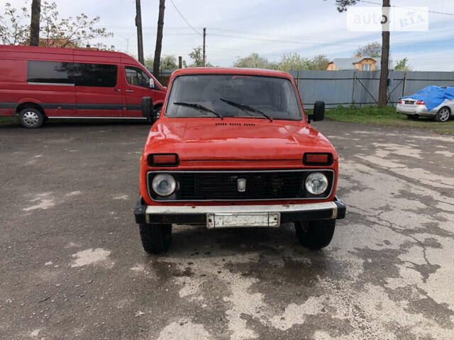 Красный ВАЗ 2121 Нива, объемом двигателя 1.6 л и пробегом 100 тыс. км за 1900 $, фото 1 на Automoto.ua