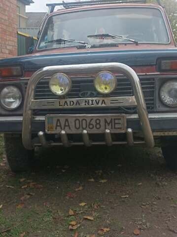 Красный ВАЗ 2121 Нива, объемом двигателя 1.6 л и пробегом 25 тыс. км за 3500 $, фото 1 на Automoto.ua