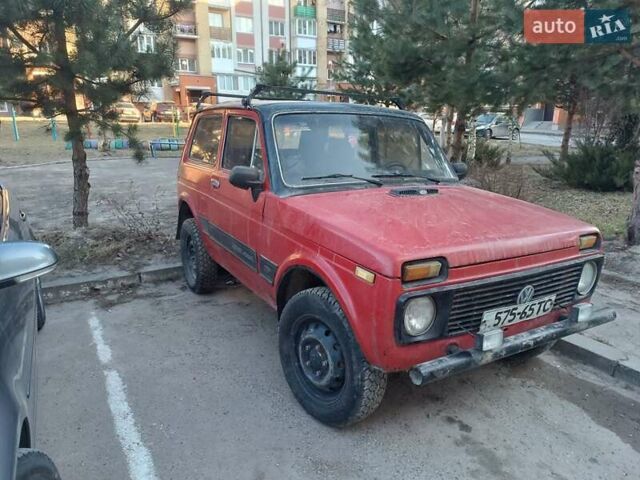 Красный ВАЗ 2121 Нива, объемом двигателя 0 л и пробегом 320 тыс. км за 1500 $, фото 2 на Automoto.ua
