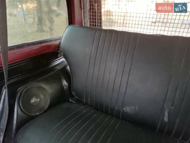 Красный ВАЗ 2121 Нива, объемом двигателя 0 л и пробегом 320 тыс. км за 1500 $, фото 7 на Automoto.ua