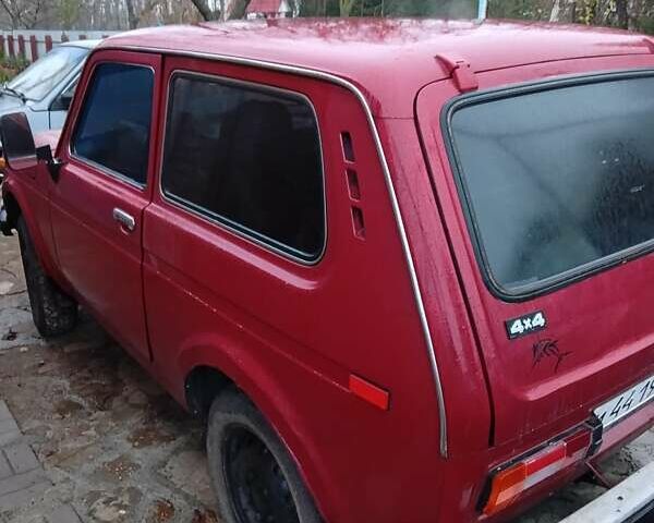Червоний ВАЗ 2121 Нива, об'ємом двигуна 1.6 л та пробігом 155 тис. км за 2200 $, фото 4 на Automoto.ua