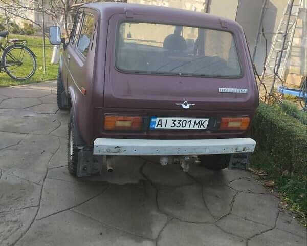 Красный ВАЗ 2121 Нива, объемом двигателя 1.6 л и пробегом 100 тыс. км за 3300 $, фото 2 на Automoto.ua