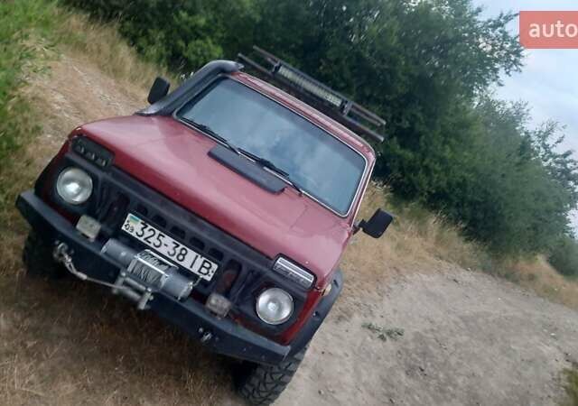 Червоний ВАЗ 2121 Нива, об'ємом двигуна 1.9 л та пробігом 111 тис. км за 2600 $, фото 4 на Automoto.ua
