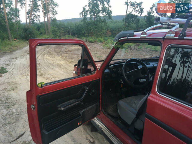 Красный ВАЗ 2121 Нива, объемом двигателя 1.58 л и пробегом 107 тыс. км за 2400 $, фото 12 на Automoto.ua