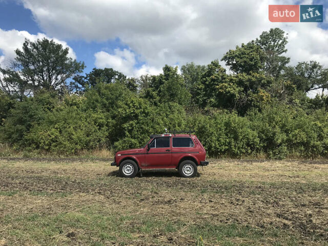 Красный ВАЗ 2121 Нива, объемом двигателя 1.58 л и пробегом 107 тыс. км за 2400 $, фото 18 на Automoto.ua