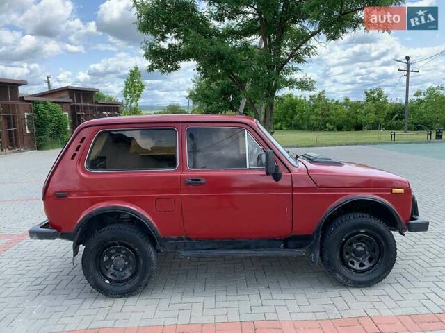 Красный ВАЗ 2121 Нива, объемом двигателя 1.6 л и пробегом 60 тыс. км за 2500 $, фото 2 на Automoto.ua