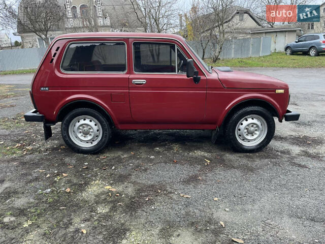 Красный ВАЗ 2121 Нива, объемом двигателя 1.6 л и пробегом 147 тыс. км за 3200 $, фото 5 на Automoto.ua