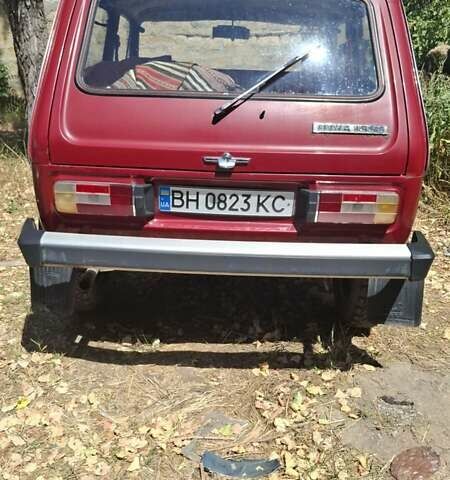 Красный ВАЗ 2121 Нива, объемом двигателя 1.57 л и пробегом 109 тыс. км за 2500 $, фото 12 на Automoto.ua