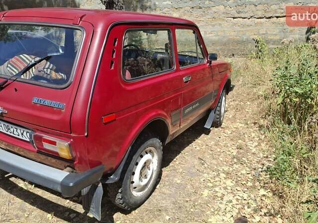 Красный ВАЗ 2121 Нива, объемом двигателя 1.57 л и пробегом 109 тыс. км за 2500 $, фото 11 на Automoto.ua
