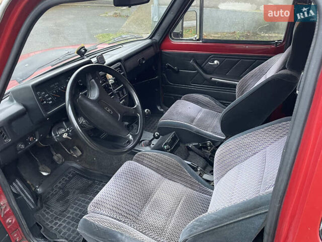 Красный ВАЗ 2121 Нива, объемом двигателя 1.6 л и пробегом 147 тыс. км за 3200 $, фото 9 на Automoto.ua