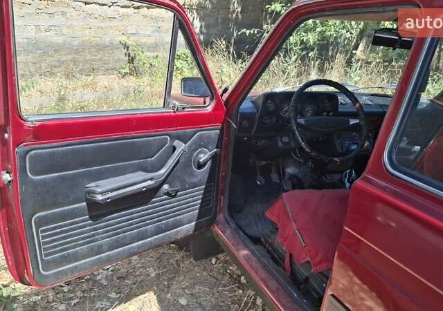 Красный ВАЗ 2121 Нива, объемом двигателя 1.57 л и пробегом 109 тыс. км за 2500 $, фото 7 на Automoto.ua