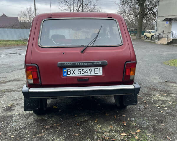 Красный ВАЗ 2121 Нива, объемом двигателя 1.6 л и пробегом 147 тыс. км за 3200 $, фото 3 на Automoto.ua