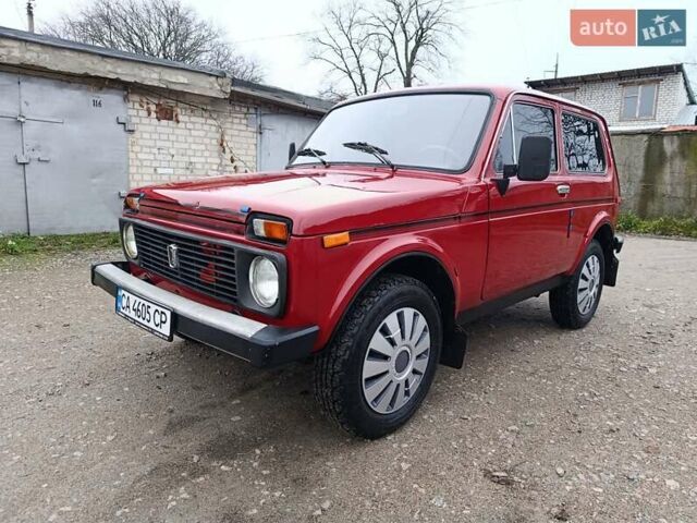 Красный ВАЗ 2121 Нива, объемом двигателя 1.6 л и пробегом 162 тыс. км за 2699 $, фото 11 на Automoto.ua