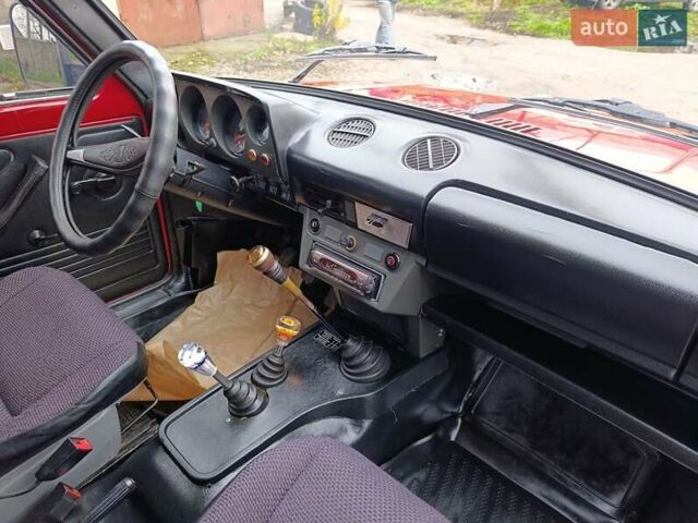 Красный ВАЗ 2121 Нива, объемом двигателя 1.6 л и пробегом 162 тыс. км за 2699 $, фото 19 на Automoto.ua