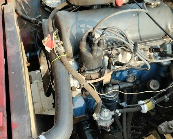 Красный ВАЗ 2121 Нива, объемом двигателя 1.6 л и пробегом 100 тыс. км за 2500 $, фото 3 на Automoto.ua