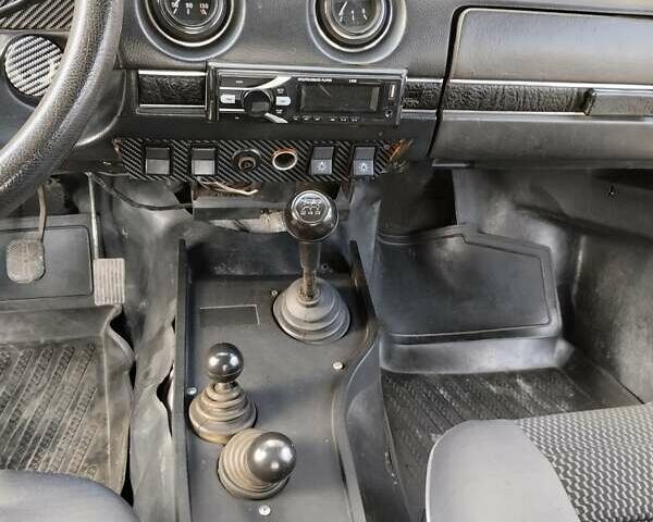 Красный ВАЗ 2121 Нива, объемом двигателя 1.6 л и пробегом 100 тыс. км за 2500 $, фото 13 на Automoto.ua