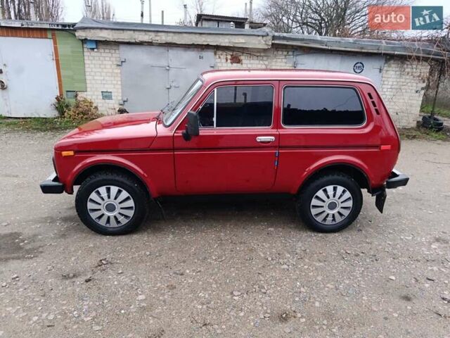 Красный ВАЗ 2121 Нива, объемом двигателя 1.6 л и пробегом 162 тыс. км за 2699 $, фото 9 на Automoto.ua