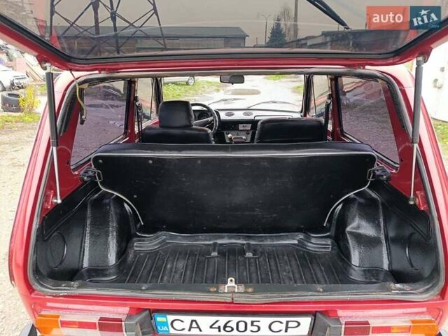 Красный ВАЗ 2121 Нива, объемом двигателя 1.6 л и пробегом 162 тыс. км за 2699 $, фото 4 на Automoto.ua
