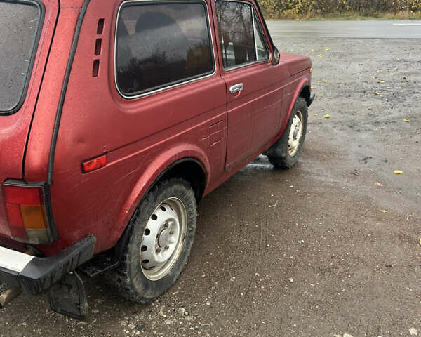 Красный ВАЗ 2121 Нива, объемом двигателя 1.6 л и пробегом 50 тыс. км за 1900 $, фото 3 на Automoto.ua