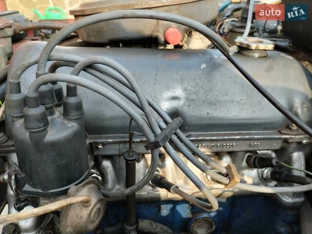 Красный ВАЗ 2121 Нива, объемом двигателя 1.6 л и пробегом 100 тыс. км за 2500 $, фото 1 на Automoto.ua