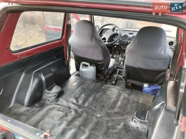 Красный ВАЗ 2121 Нива, объемом двигателя 1.6 л и пробегом 100 тыс. км за 2500 $, фото 12 на Automoto.ua
