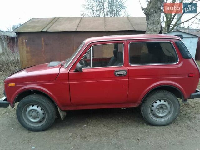 Красный ВАЗ 2121 Нива, объемом двигателя 0.11 л и пробегом 43 тыс. км за 2000 $, фото 2 на Automoto.ua