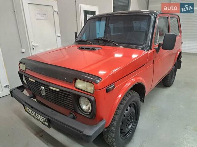Красный ВАЗ 2121 Нива, объемом двигателя 1.6 л и пробегом 100 тыс. км за 2200 $, фото 7 на Automoto.ua