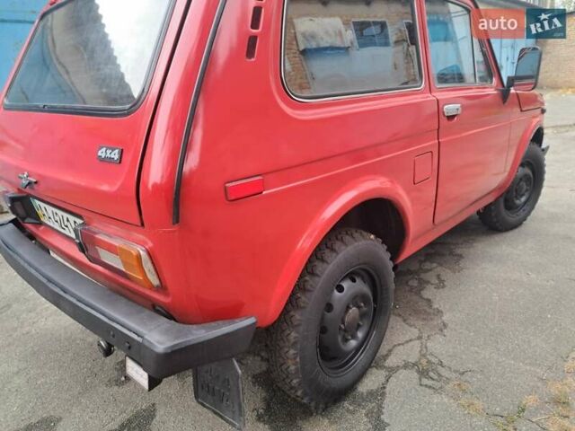 Красный ВАЗ 2121 Нива, объемом двигателя 1.6 л и пробегом 100 тыс. км за 2200 $, фото 5 на Automoto.ua