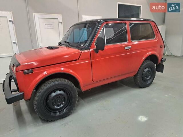 Красный ВАЗ 2121 Нива, объемом двигателя 1.6 л и пробегом 100 тыс. км за 2200 $, фото 3 на Automoto.ua