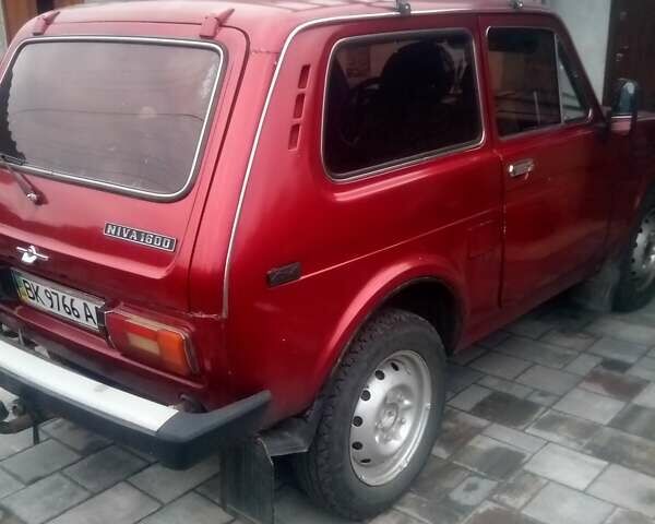 Красный ВАЗ 2121 Нива, объемом двигателя 1.57 л и пробегом 2 тыс. км за 2200 $, фото 2 на Automoto.ua